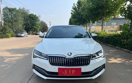 Skoda Superb, 2025 год, 2 990 000 рублей, 2 фотография