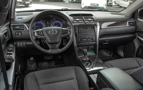Toyota Camry, 2015 год, 2 390 000 рублей, 6 фотография