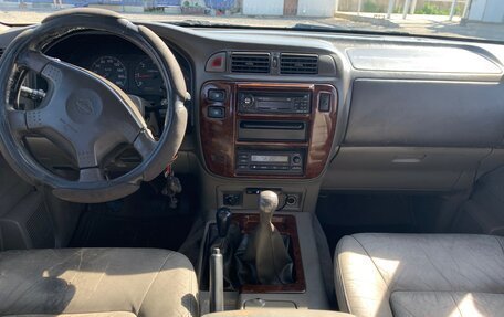 Nissan Patrol, 2001 год, 750 000 рублей, 9 фотография