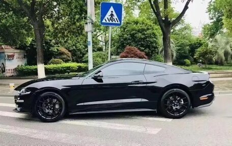 Ford Mustang VI рестайлинг, 2021 год, 2 500 000 рублей, 3 фотография