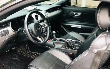 Ford Mustang VI рестайлинг, 2021 год, 2 500 000 рублей, 8 фотография