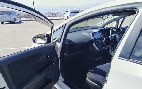 Toyota Wish II, 2012 год, 1 200 000 рублей, 8 фотография