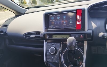 Toyota Wish II, 2012 год, 1 200 000 рублей, 26 фотография