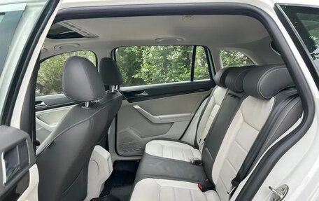 Volkswagen Lavida, 2015 год, 1 085 035 рублей, 6 фотография
