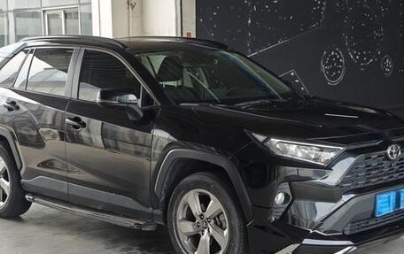 Toyota RAV4, 2021 год, 2 170 900 рублей, 3 фотография