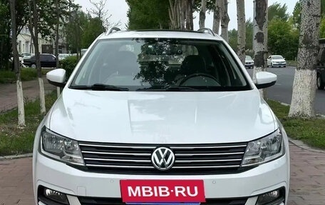 Volkswagen Lavida, 2015 год, 1 085 035 рублей, 2 фотография