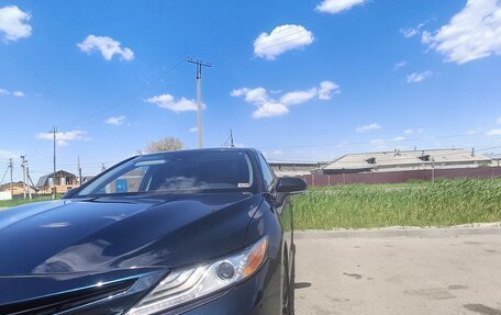 Toyota Camry, 2019 год, 2 600 000 рублей, 4 фотография