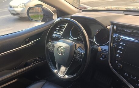 Toyota Camry, 2019 год, 2 600 000 рублей, 12 фотография