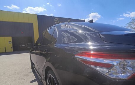 Toyota Camry, 2019 год, 2 600 000 рублей, 15 фотография