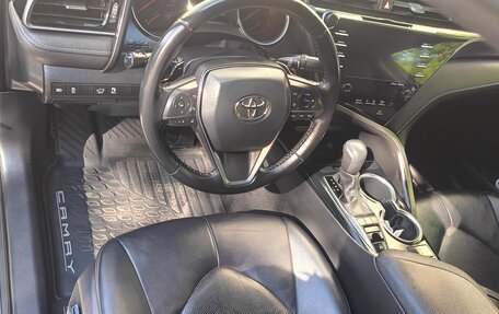 Toyota Camry, 2019 год, 2 600 000 рублей, 25 фотография