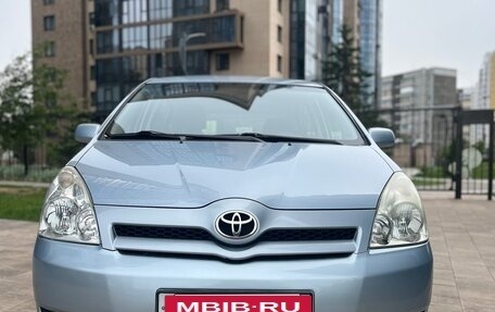 Toyota Corolla Verso I, 2005 год, 970 000 рублей, 3 фотография