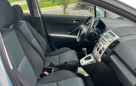 Toyota Corolla Verso I, 2005 год, 970 000 рублей, 26 фотография