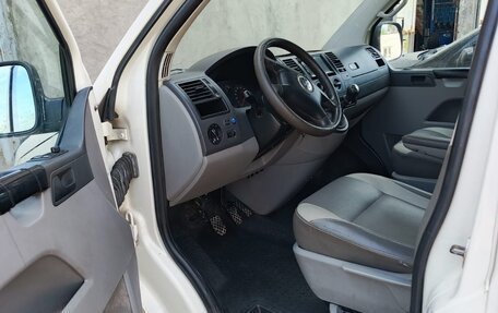 Volkswagen Transporter T5 рестайлинг, 2005 год, 1 115 000 рублей, 11 фотография