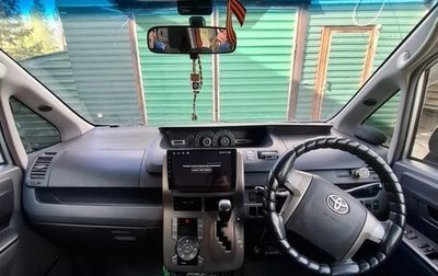 Toyota Noah III, 2007 год, 1 350 000 рублей, 1 фотография