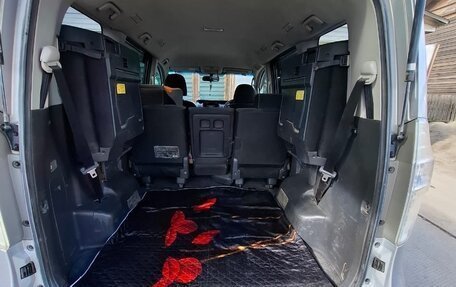 Toyota Noah III, 2007 год, 1 350 000 рублей, 8 фотография