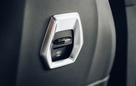 BMW X6 M, 2025 год, 23 000 000 рублей, 12 фотография