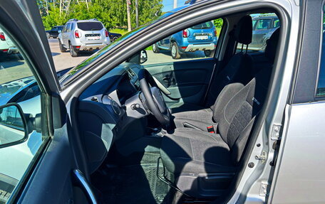 Renault Sandero II рестайлинг, 2017 год, 850 000 рублей, 13 фотография