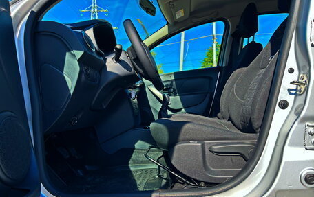Renault Sandero II рестайлинг, 2017 год, 850 000 рублей, 23 фотография