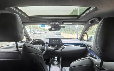 Toyota C-HR I рестайлинг, 2022 год, 1 570 000 рублей, 13 фотография