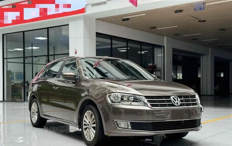 Volkswagen Lavida, 2015 год, 990 035 рублей, 3 фотография