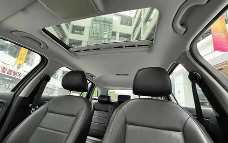 Volkswagen Lavida, 2015 год, 990 035 рублей, 17 фотография