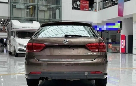 Volkswagen Lavida, 2015 год, 990 035 рублей, 6 фотография