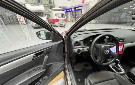 Volkswagen Lavida, 2015 год, 990 035 рублей, 10 фотография