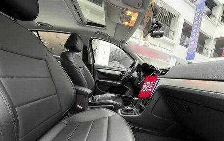 Volkswagen Lavida, 2015 год, 990 035 рублей, 14 фотография