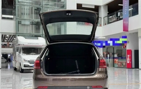 Volkswagen Lavida, 2015 год, 990 035 рублей, 9 фотография