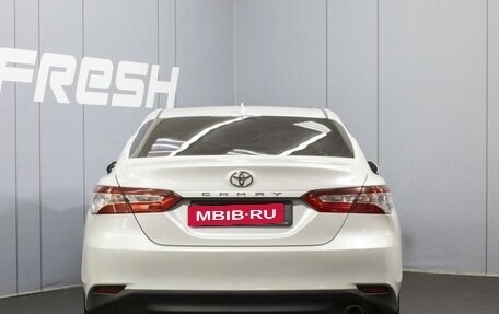 Toyota Camry, 2018 год, 2 590 000 рублей, 4 фотография
