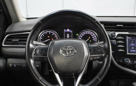 Toyota Camry, 2018 год, 2 590 000 рублей, 12 фотография