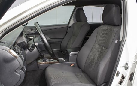 Toyota Camry, 2017 год, 1 990 000 рублей, 10 фотография