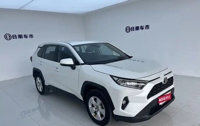 Toyota RAV4, 2021 год, 1 820 000 рублей, 1 фотография