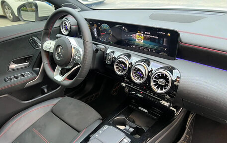 Mercedes-Benz CLA, 2022 год, 2 716 000 рублей, 3 фотография