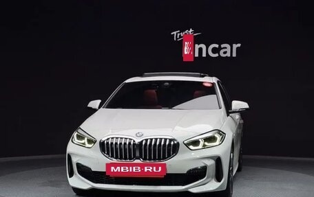 BMW 1 серия, 2021 год, 2 450 000 рублей, 2 фотография