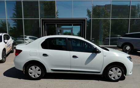 Renault Logan II, 2018 год, 950 000 рублей, 4 фотография