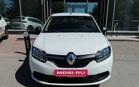Renault Logan II, 2018 год, 950 000 рублей, 2 фотография