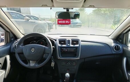 Renault Logan II, 2018 год, 950 000 рублей, 15 фотография