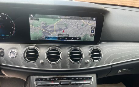 Mercedes-Benz E-Класс, 2022 год, 5 300 000 рублей, 12 фотография