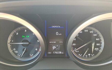 Toyota Land Cruiser Prado 150 рестайлинг 2, 2014 год, 3 550 000 рублей, 13 фотография