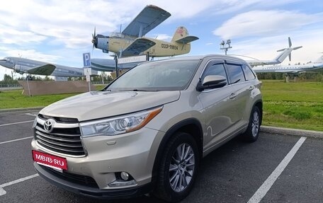 Toyota Highlander III, 2014 год, 3 100 000 рублей, 6 фотография