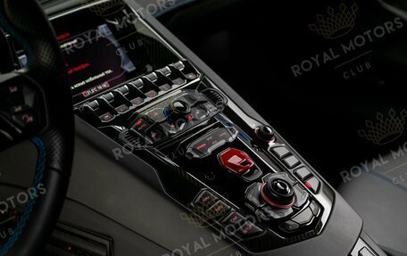 Lamborghini Aventador I рестайлинг, 2017 год, 32 500 000 рублей, 16 фотография