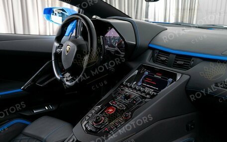 Lamborghini Aventador I рестайлинг, 2017 год, 32 500 000 рублей, 14 фотография