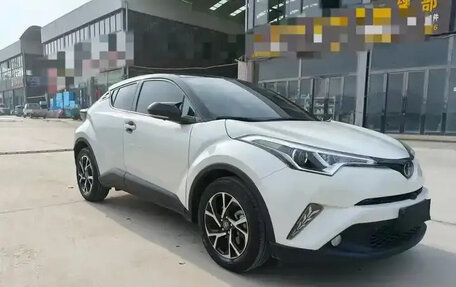 Toyota C-HR I рестайлинг, 2022 год, 1 400 000 рублей, 2 фотография