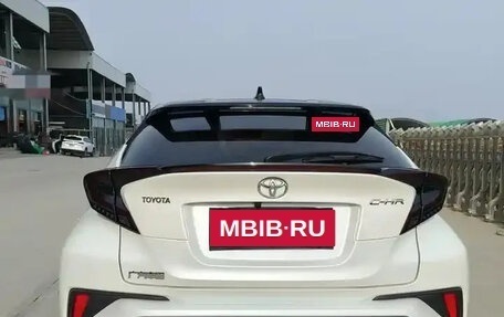 Toyota C-HR I рестайлинг, 2022 год, 1 400 000 рублей, 5 фотография