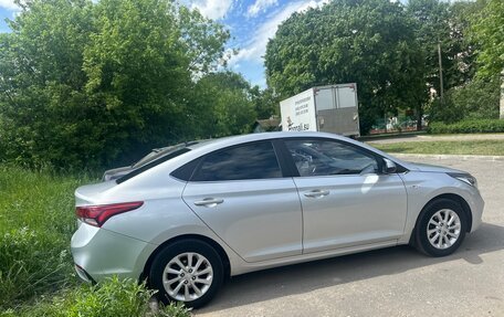 Hyundai Solaris II рестайлинг, 2017 год, 1 350 000 рублей, 4 фотография