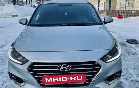 Hyundai Solaris II рестайлинг, 2017 год, 1 350 000 рублей, 2 фотография