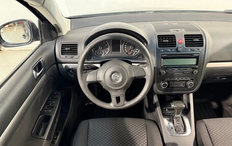 Volkswagen Jetta VI, 2010 год, 599 800 рублей, 10 фотография