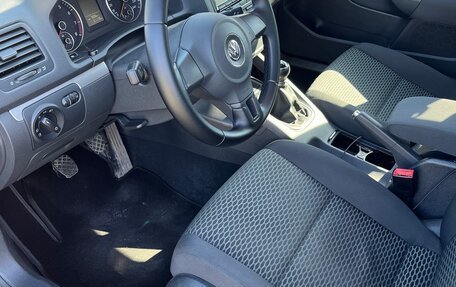 Volkswagen Jetta VI, 2010 год, 1 090 000 рублей, 11 фотография