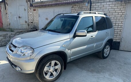 Chevrolet Niva I рестайлинг, 2013 год, 790 000 рублей, 3 фотография